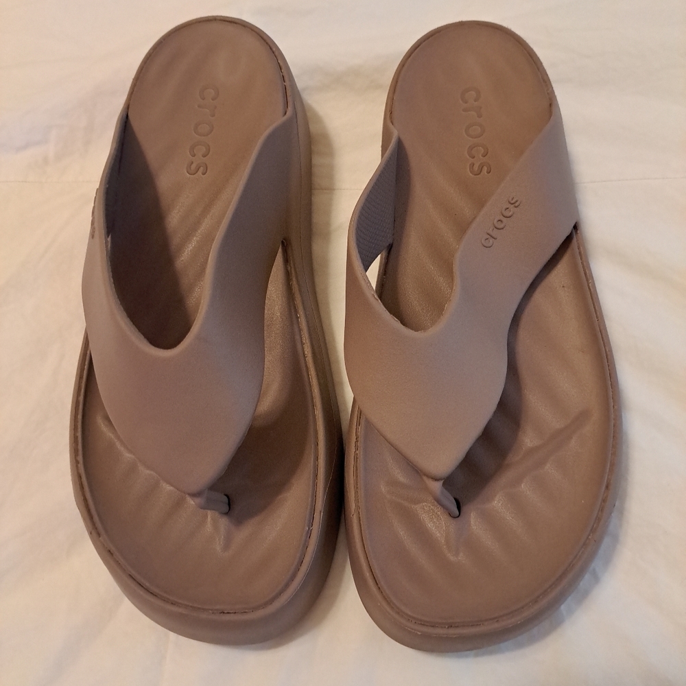 CROCS Women's Taupe Platform Flip Flops